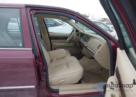 2006 Mercury Grand Marquis Gs z USA, uszkodzony, nr VIN 2MEFM74V86X617703